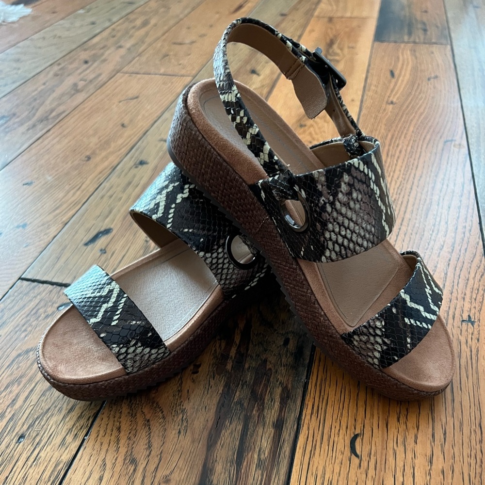 Vionic Louise platform sandal snakeskin